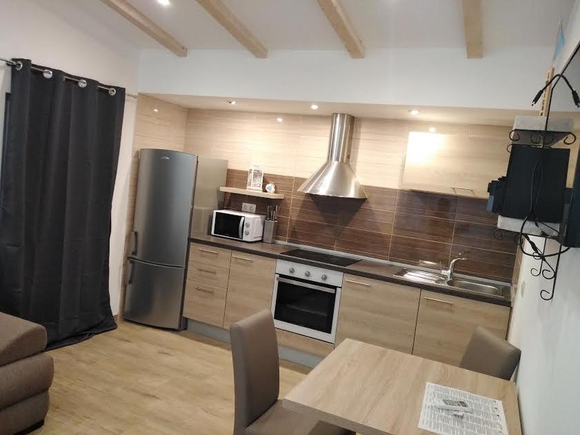 Apartmani Morovi Dvori ดราเก ภายนอก รูปภาพ